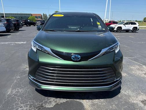 Cypress 2025 Toyota Sienna Limited