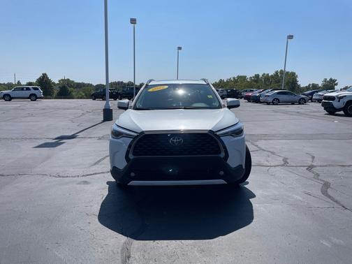2022 Toyota Corolla Cross XLE