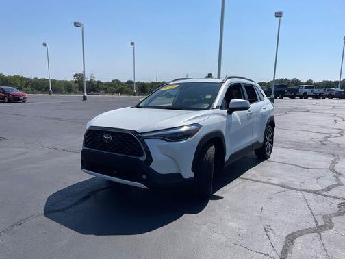2022 Toyota Corolla Cross XLE