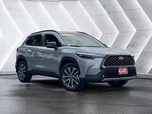 2025 Toyota Corolla Cross XLE