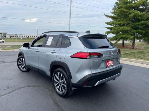 2025 Toyota Corolla Cross XLE