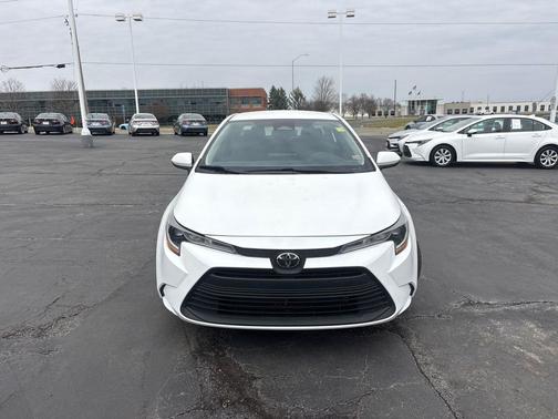 Ice Cap 2025 Toyota Corolla LE