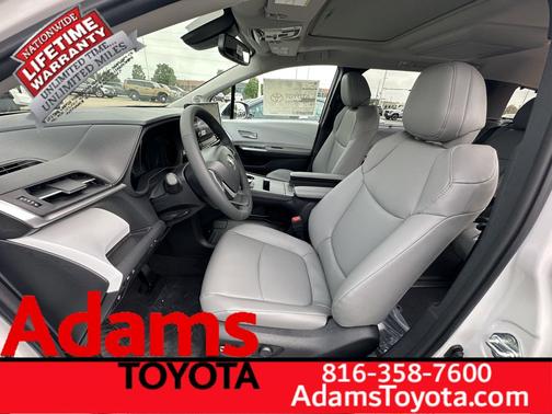 Wind Chill Pearl 2026 Toyota Sienna XLE