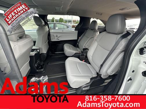 Wind Chill Pearl 2026 Toyota Sienna XLE