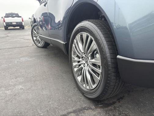 Coastal Gray Metallic 2022 Toyota Venza XLE