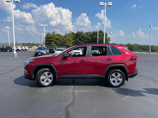 2022 Toyota RAV4 XLE