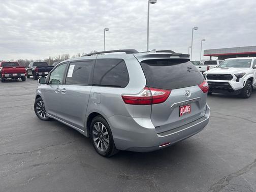 Celestial Silver Metallic 2019 Toyota Sienna Limited