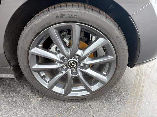 Machine Gray Metallic 2024 Mazda Mazda3 FWD w/Preferred Package