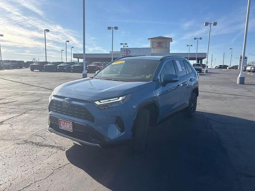 2023 Toyota RAV4 Hybrid SE