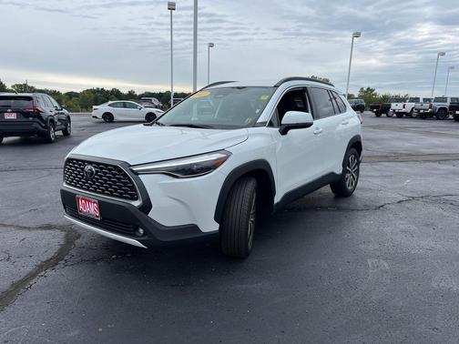 2023 Toyota Corolla Cross XLE