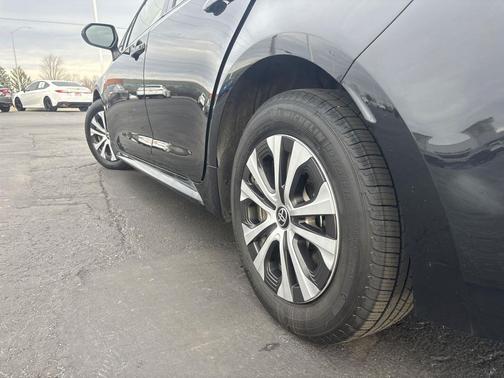 2022 Toyota Corolla Hybrid LE