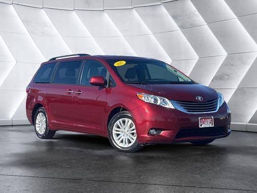 2017 Toyota Sienna XLE