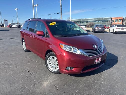 2017 Toyota Sienna XLE