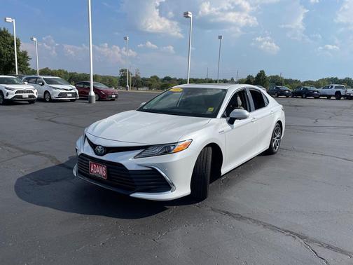 2021 Toyota Camry Hybrid XLE