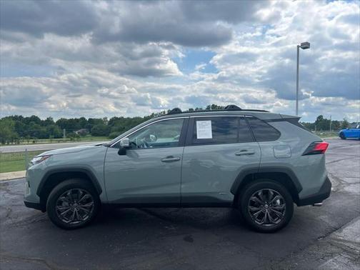 2022 Toyota RAV4 Hybrid XLE Premium