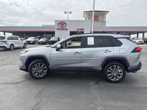 Silver Sky Metallic 2019 Toyota RAV4 XLE Premium