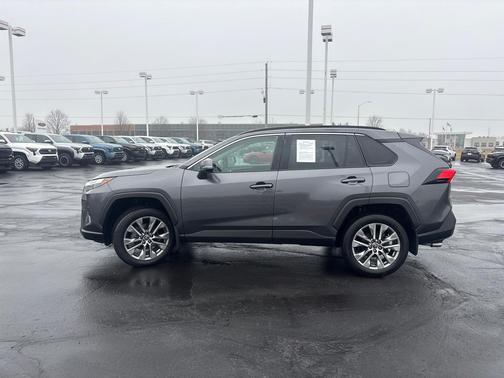 2022 Toyota RAV4 XLE Premium