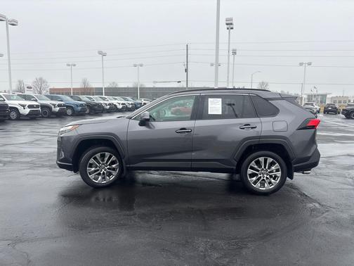2022 Toyota RAV4 XLE Premium