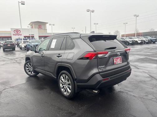 2022 Toyota RAV4 XLE Premium