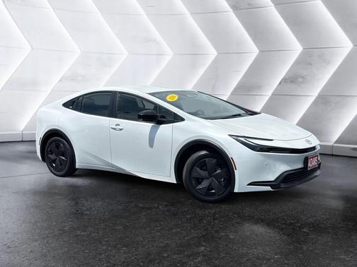 Wind Chill Pearl 2026 Toyota Prius LE