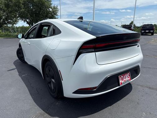 Wind Chill Pearl 2026 Toyota Prius LE