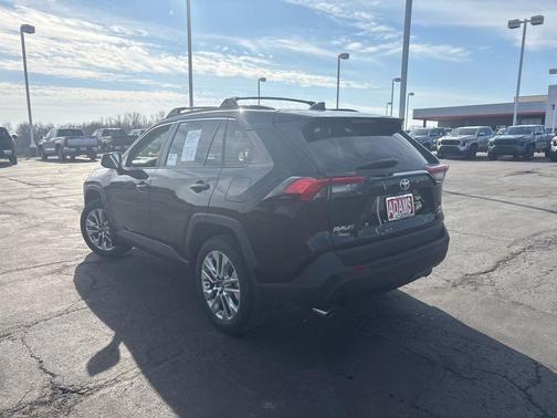 2025 Toyota RAV4 XLE Premium