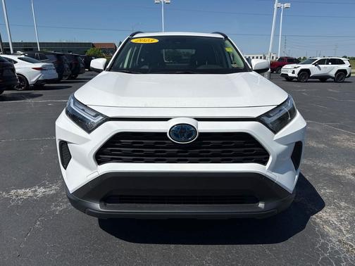 Ice Cap 2023 Toyota RAV4 Hybrid XLE