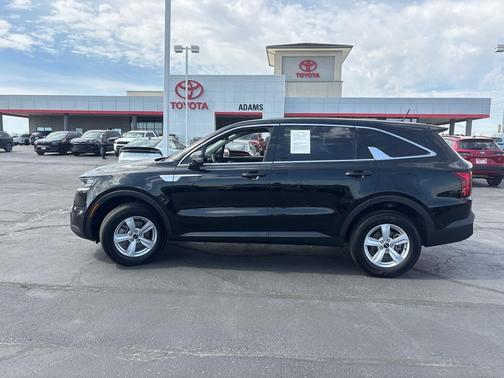 2023 Kia Sorento LX