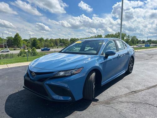 2024 Toyota Camry SE