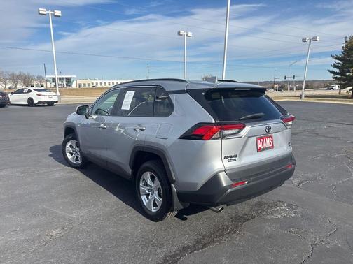 2020 Toyota RAV4 XLE
