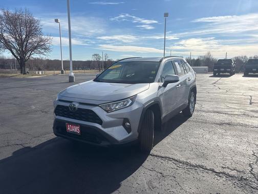2020 Toyota RAV4 XLE
