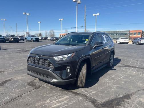 2025 Toyota RAV4 XLE Premium