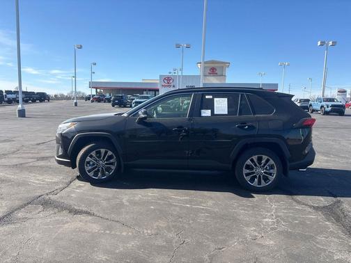 2025 Toyota RAV4 XLE Premium