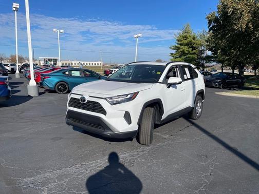 2025 Toyota RAV4 XLE
