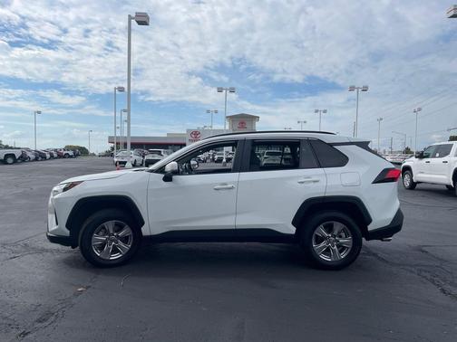 2023 Toyota RAV4 XLE