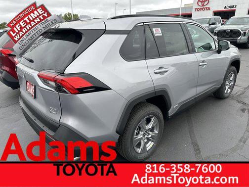 2025 Toyota RAV4 Hybrid XLE