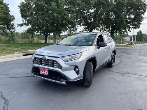 2020 Toyota RAV4 Hybrid SE