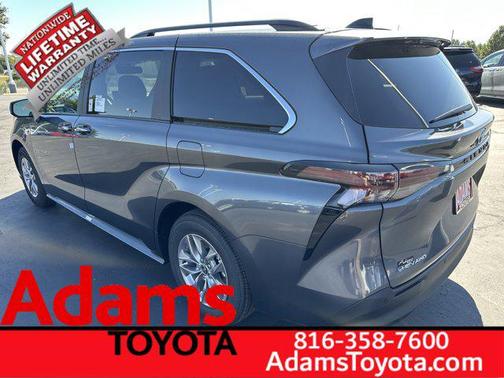 2025 Toyota Sienna XLE