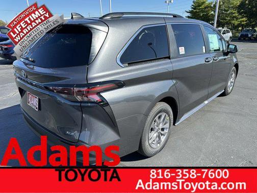 2025 Toyota Sienna XLE