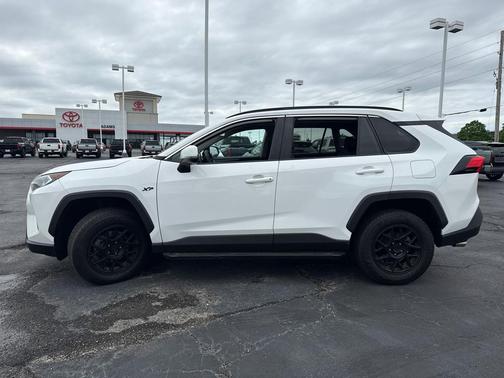 Super White 2019 Toyota RAV4 XLE