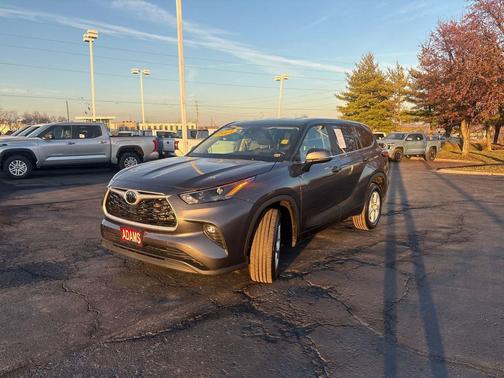 2023 Toyota Highlander LE