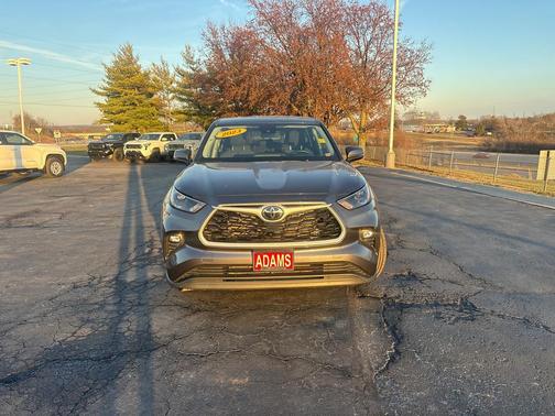 2023 Toyota Highlander LE