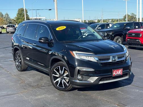 Crystal Black Pearl 2022 Honda Pilot Touring 8-Passenger
