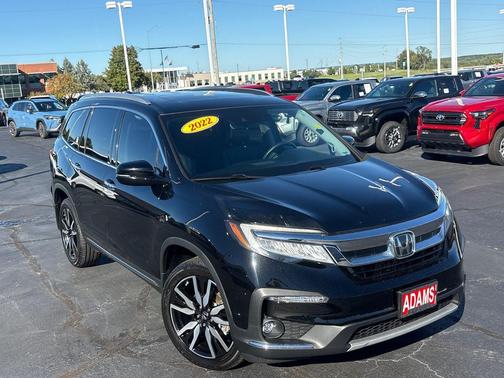 Crystal Black Pearl 2022 Honda Pilot Touring 8-Passenger