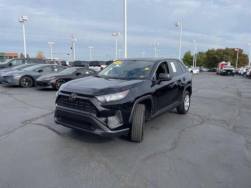 2022 Toyota RAV4 LE
