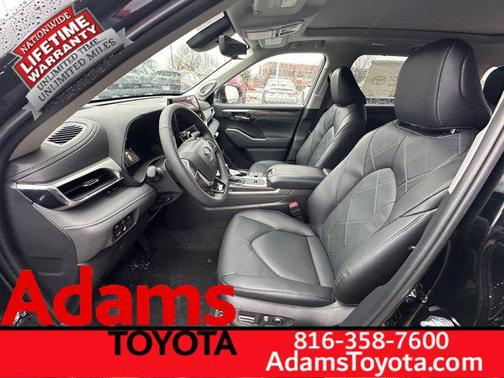 2026 Toyota Highlander Hybrid Platinum