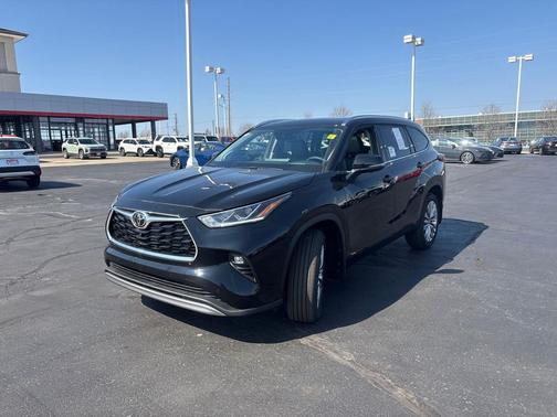 2026 Toyota Highlander Hybrid Platinum