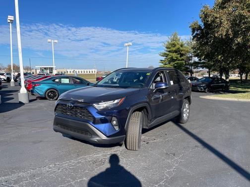 2025 Toyota RAV4 XLE Premium