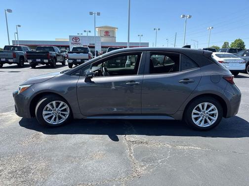 Magnetic Gray Metallic/Midnight Black Metallic 2023 Toyota Corolla SE