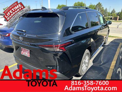 Midnight Black Metallic 2026 Toyota Sienna XLE